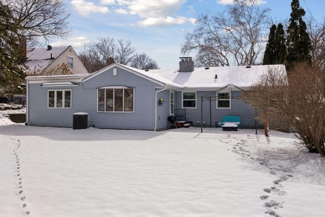 1947 Yorkshire Court, Saint Paul, MN 55116