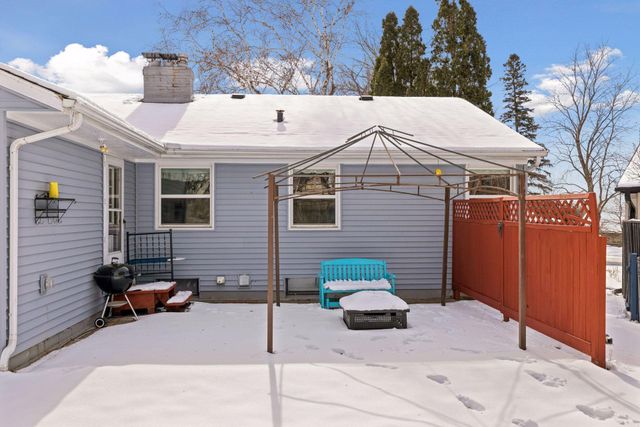 1947 Yorkshire Court, Saint Paul, MN 55116