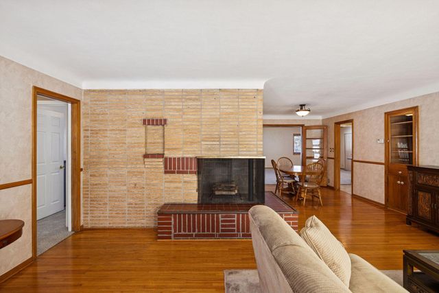 1947 Yorkshire Court, Saint Paul, MN 55116