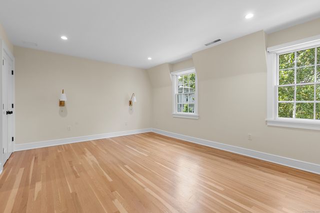 181 South Avenue 19, New Canaan, CT 06840