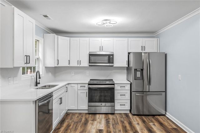 625 Rolling Green Drive, High Point, NC 27260