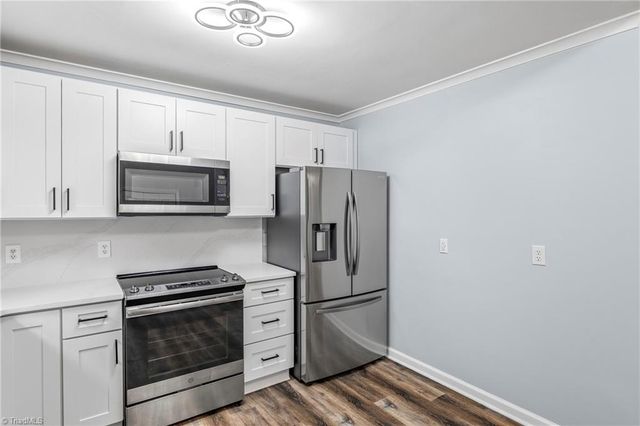 625 Rolling Green Drive, High Point, NC 27260
