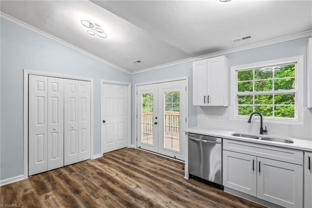 625 Rolling Green Drive, High Point, NC 27260