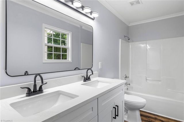 625 Rolling Green Drive, High Point, NC 27260