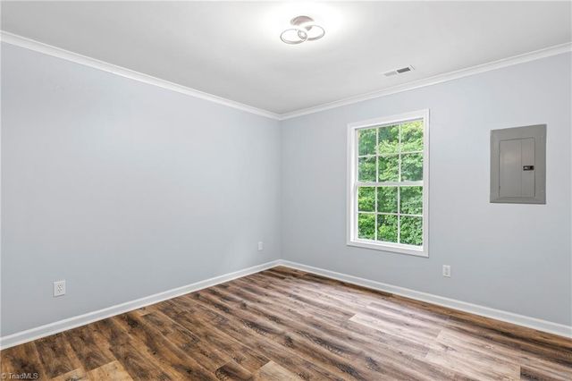 625 Rolling Green Drive, High Point, NC 27260