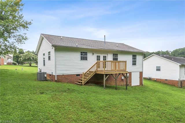 625 Rolling Green Drive, High Point, NC 27260