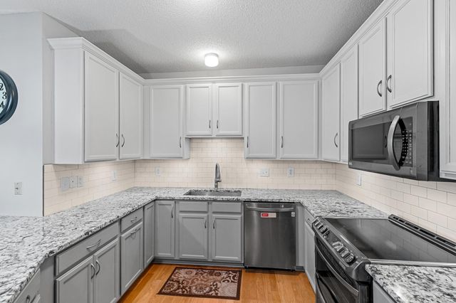 2530 E 34th Street 210, Minneapolis, MN 55406