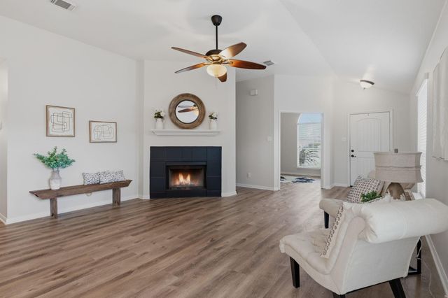 10478 Twin Circles Drive, Montgomery, TX 77356