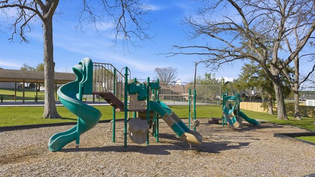 10478 Twin Circles Drive, Montgomery, TX 77356