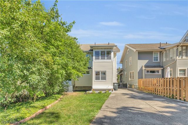 1238 Webb Road, Lakewood, OH 44107