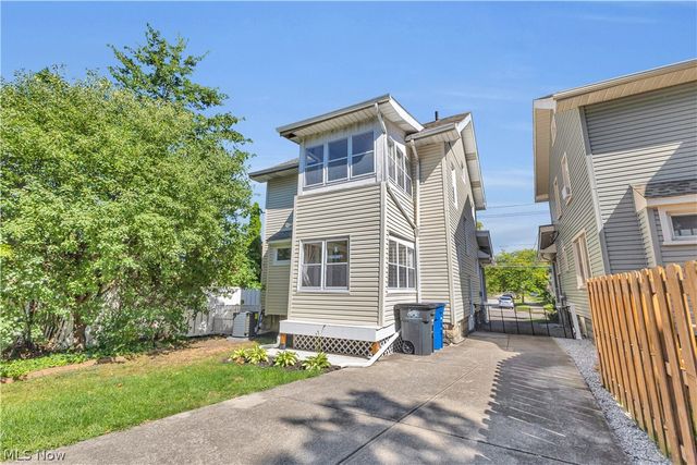 1238 Webb Road, Lakewood, OH 44107