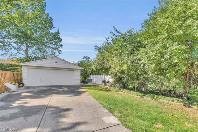 1238 Webb Road, Lakewood, OH 44107