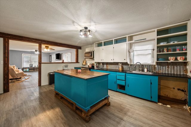 101 S Runnels Avenue, Streetman, TX 75859