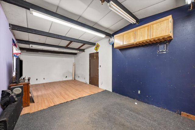 101 S Runnels Avenue, Streetman, TX 75859