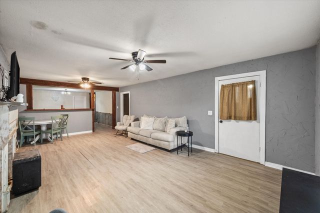 101 S Runnels Avenue, Streetman, TX 75859