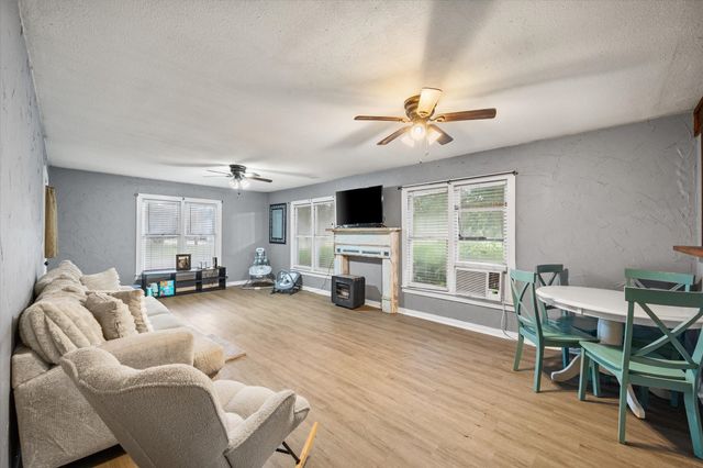 101 S Runnels Avenue, Streetman, TX 75859