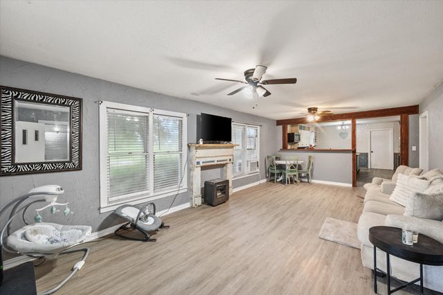 101 S Runnels Avenue, Streetman, TX 75859