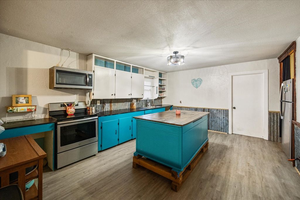 101 S Runnels Avenue, Streetman, TX 75859