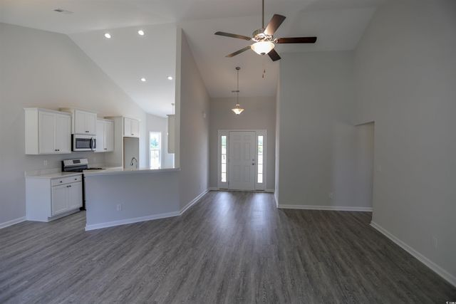 921 Woodside Dr., Conway, SC 29526