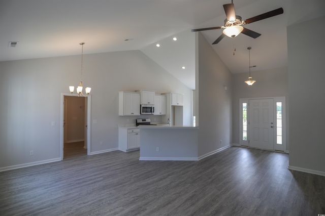 921 Woodside Dr., Conway, SC 29526