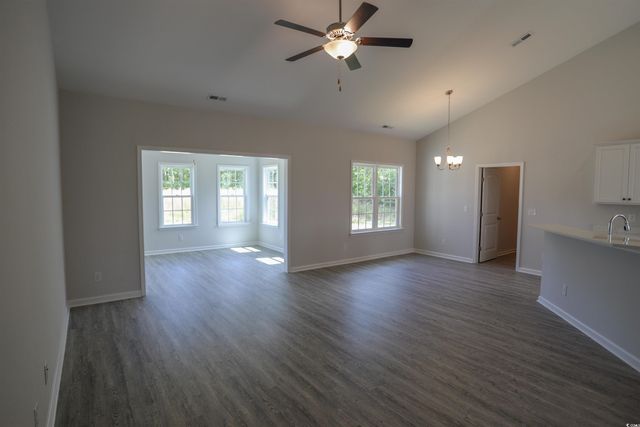 921 Woodside Dr., Conway, SC 29526