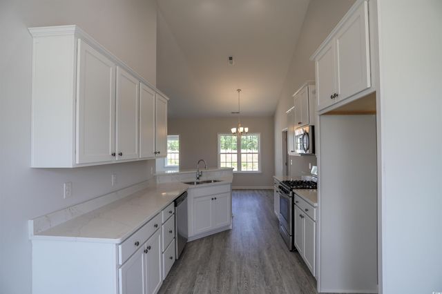 921 Woodside Dr., Conway, SC 29526