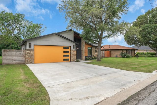 103 Juanita Avenue, Wills Point, TX 75169