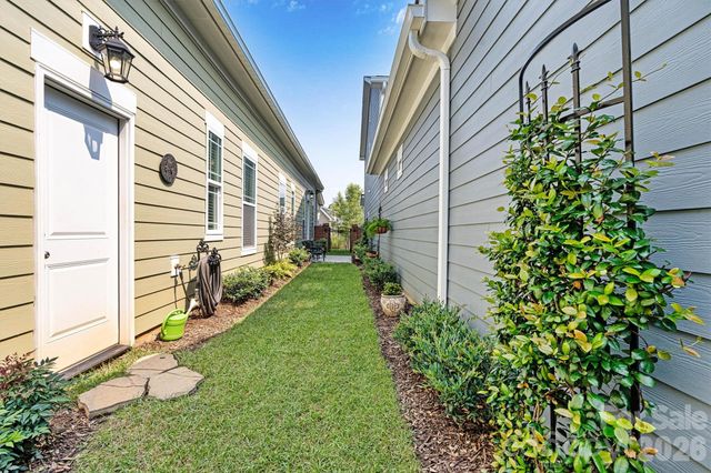 2011 Claybrook Lane, Denver, NC 28037
