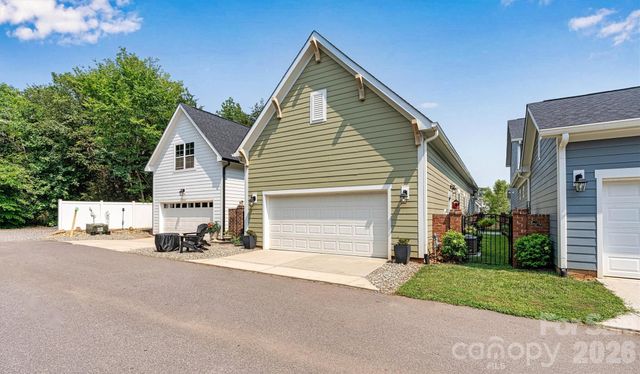 2011 Claybrook Lane, Denver, NC 28037