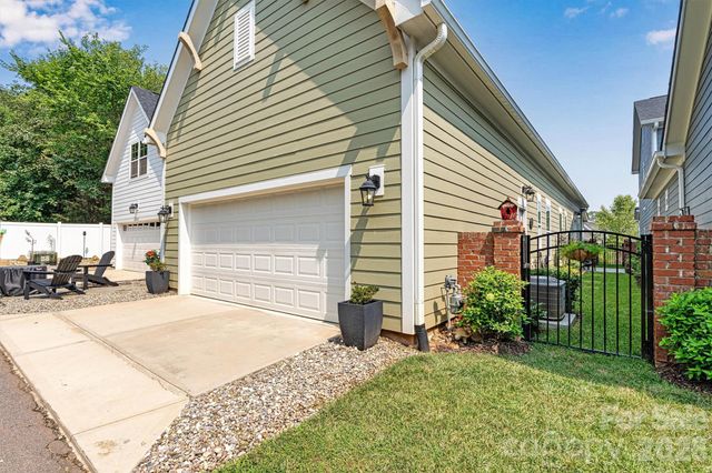2011 Claybrook Lane, Denver, NC 28037