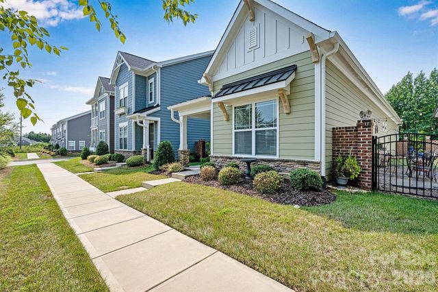 2011 Claybrook Lane, Denver, NC 28037