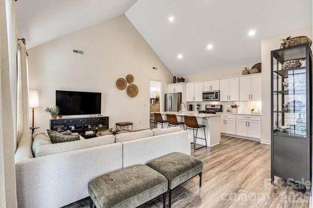 2011 Claybrook Lane, Denver, NC 28037