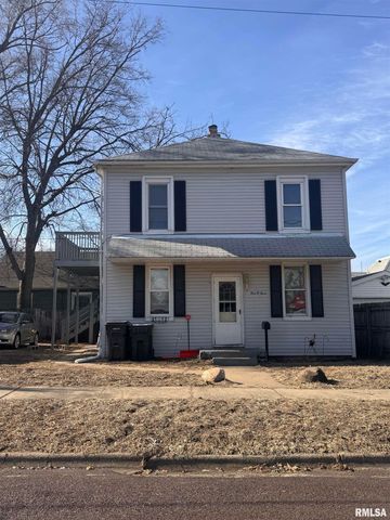 103 N 10TH Street, Pekin, IL 61554