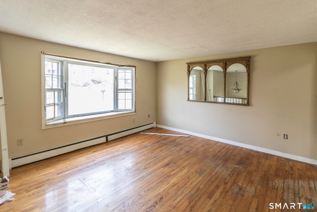 272 Anns Farm Road, Hamden, CT 06518