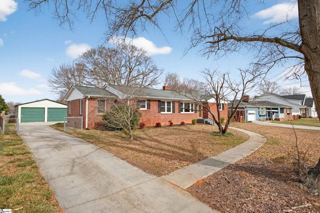 104 Salem Court, Greenville, SC 29617