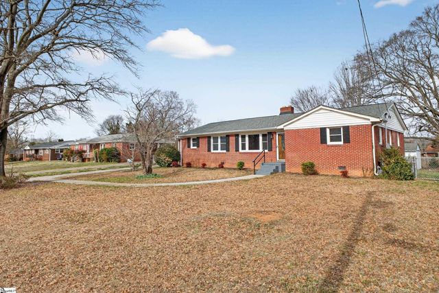 104 Salem Court, Greenville, SC 29617