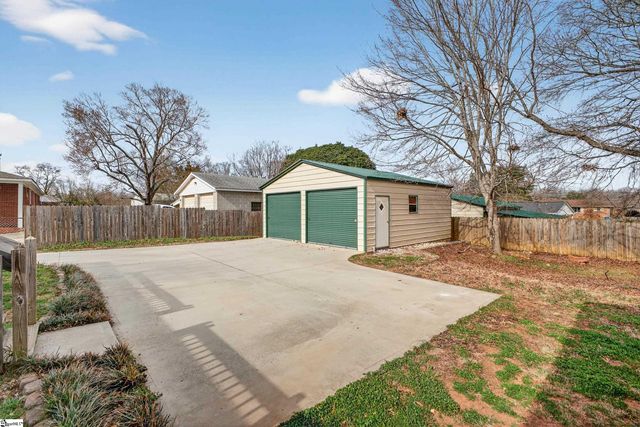 104 Salem Court, Greenville, SC 29617