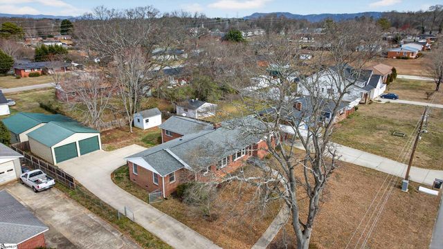 104 Salem Court, Greenville, SC 29617