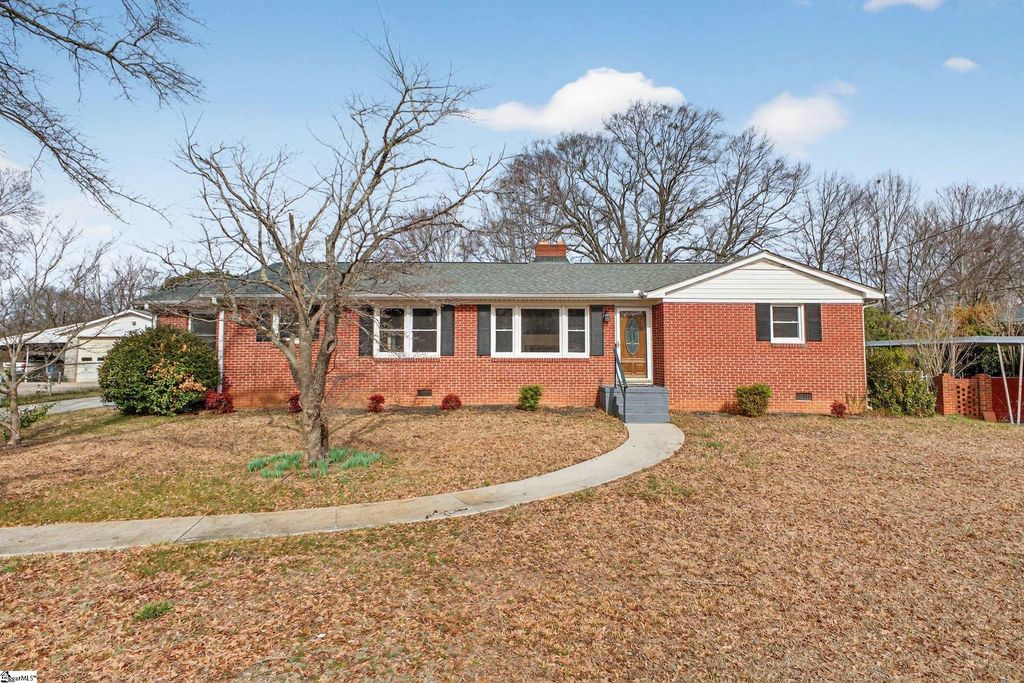 104 Salem Court, Greenville, SC 29617