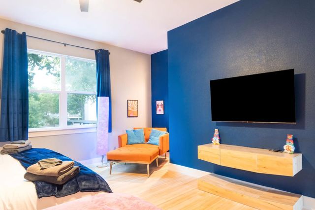 3000 Neal ST, Austin, TX 78702