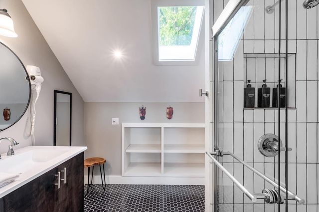 3000 Neal ST, Austin, TX 78702