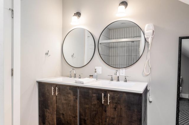 3000 Neal ST, Austin, TX 78702