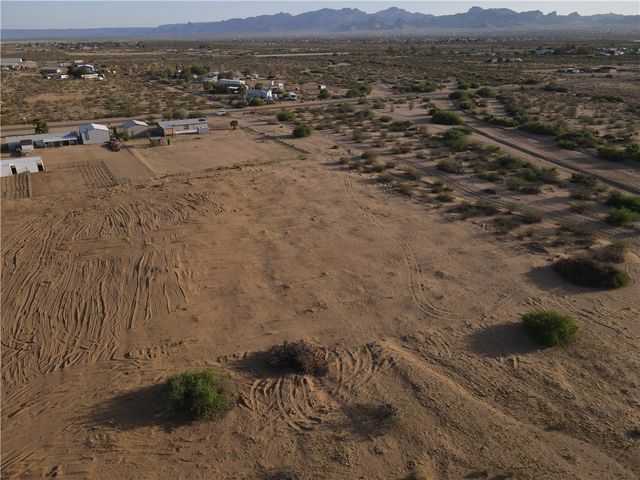 016S W Claim Drive, Golden Valley, AZ 86413