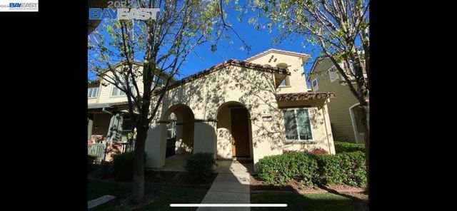 703 N Claret Ln, Mountain House, CA 95391