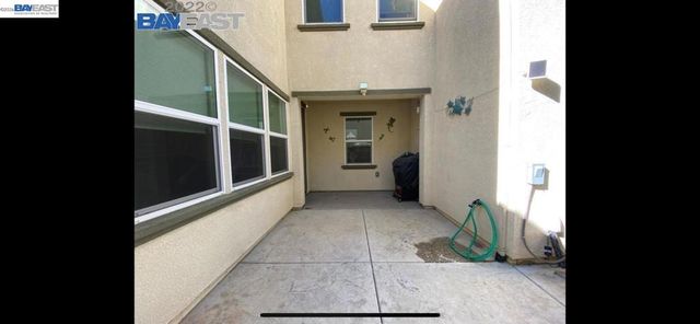 703 N Claret Ln, Mountain House, CA 95391