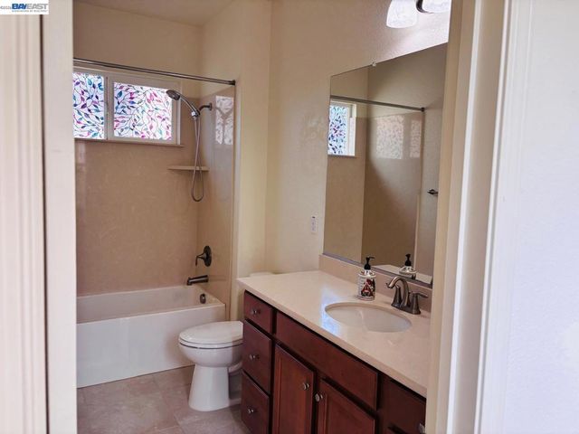 703 N Claret Ln, Mountain House, CA 95391