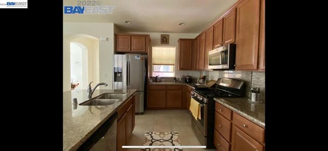 703 N Claret Ln, Mountain House, CA 95391