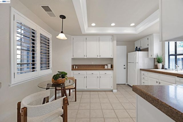 1816 Sinclair Dr, Pleasanton, CA 94588