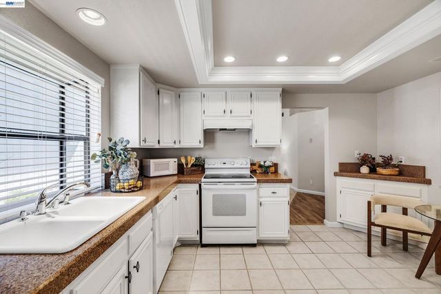 1816 Sinclair Dr, Pleasanton, CA 94588