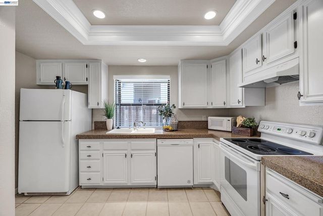 1816 Sinclair Dr, Pleasanton, CA 94588